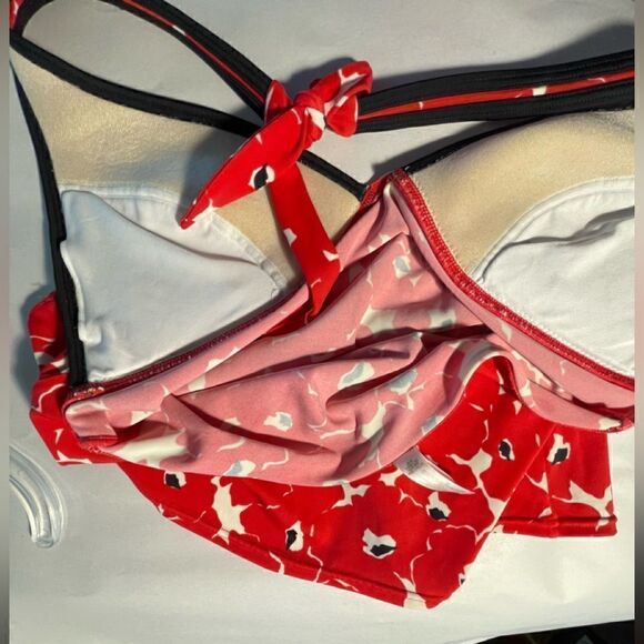 Victoria’s Secret Swim Top Size Medium - Picture 7 of 7